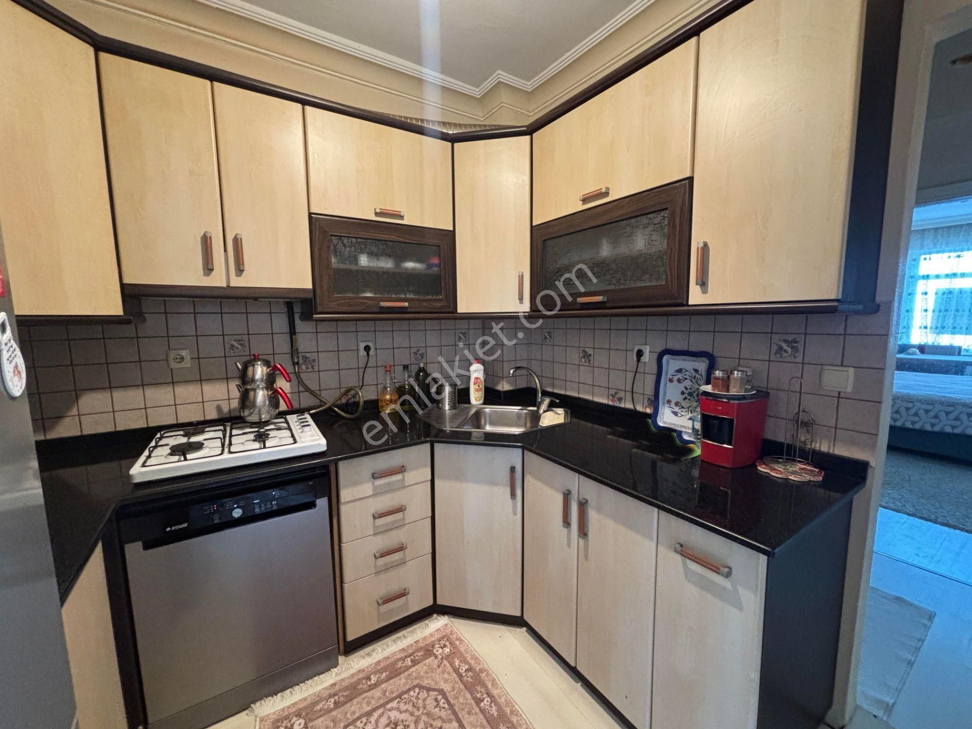 Akçakoca Çınar Caddesine Cephe 3+1 135 M2 Satılık Ara Kat Daire - Görsel 16