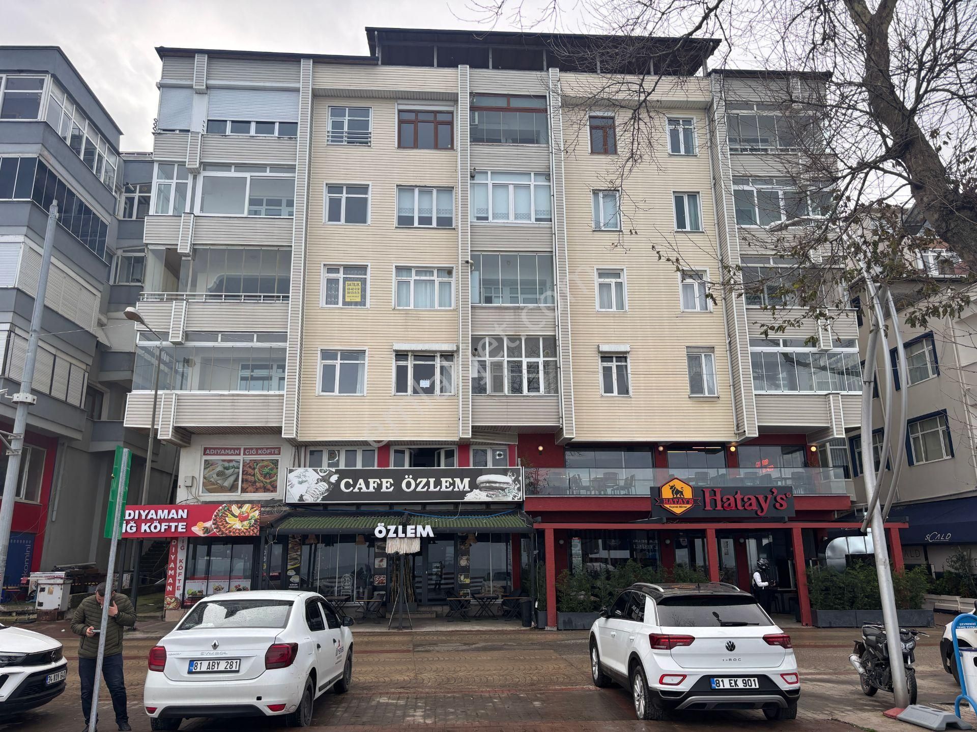 Akçakoca Çınar Caddesine Cephe 3+1 135 M2 Satılık Ara Kat Daire - Görsel 33