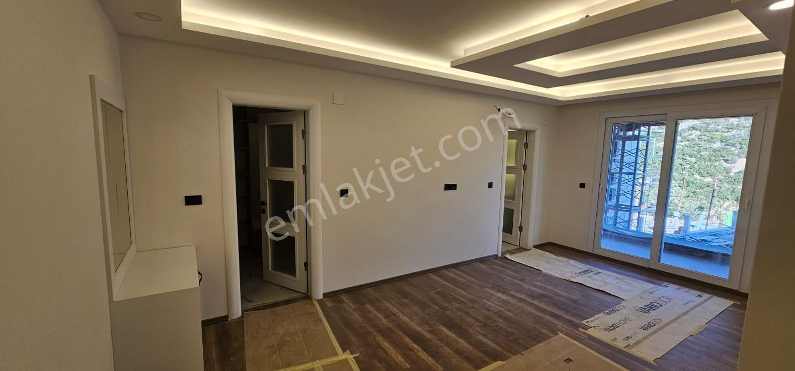 Ege Mahallesi'nde Tam Donanımlı Sitede Lüks Daireler - Görsel 21