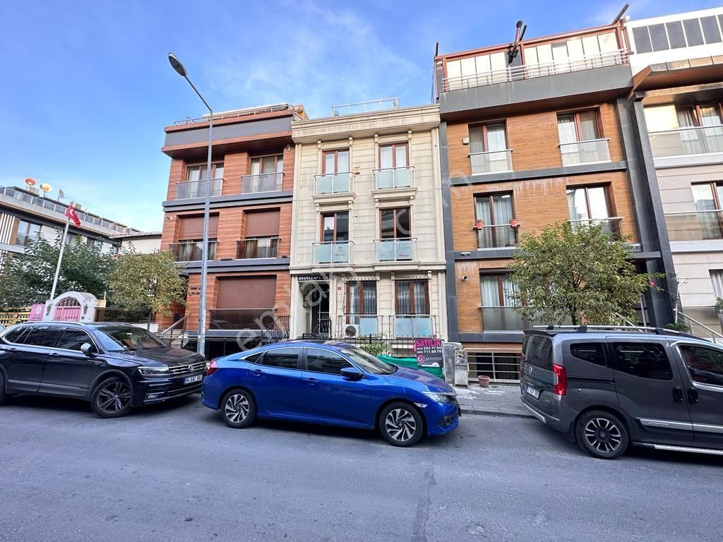 Halil Rıfat Paşada Bahçeli Ters Dubleks Eşyalı Satılık 2+1 Daire