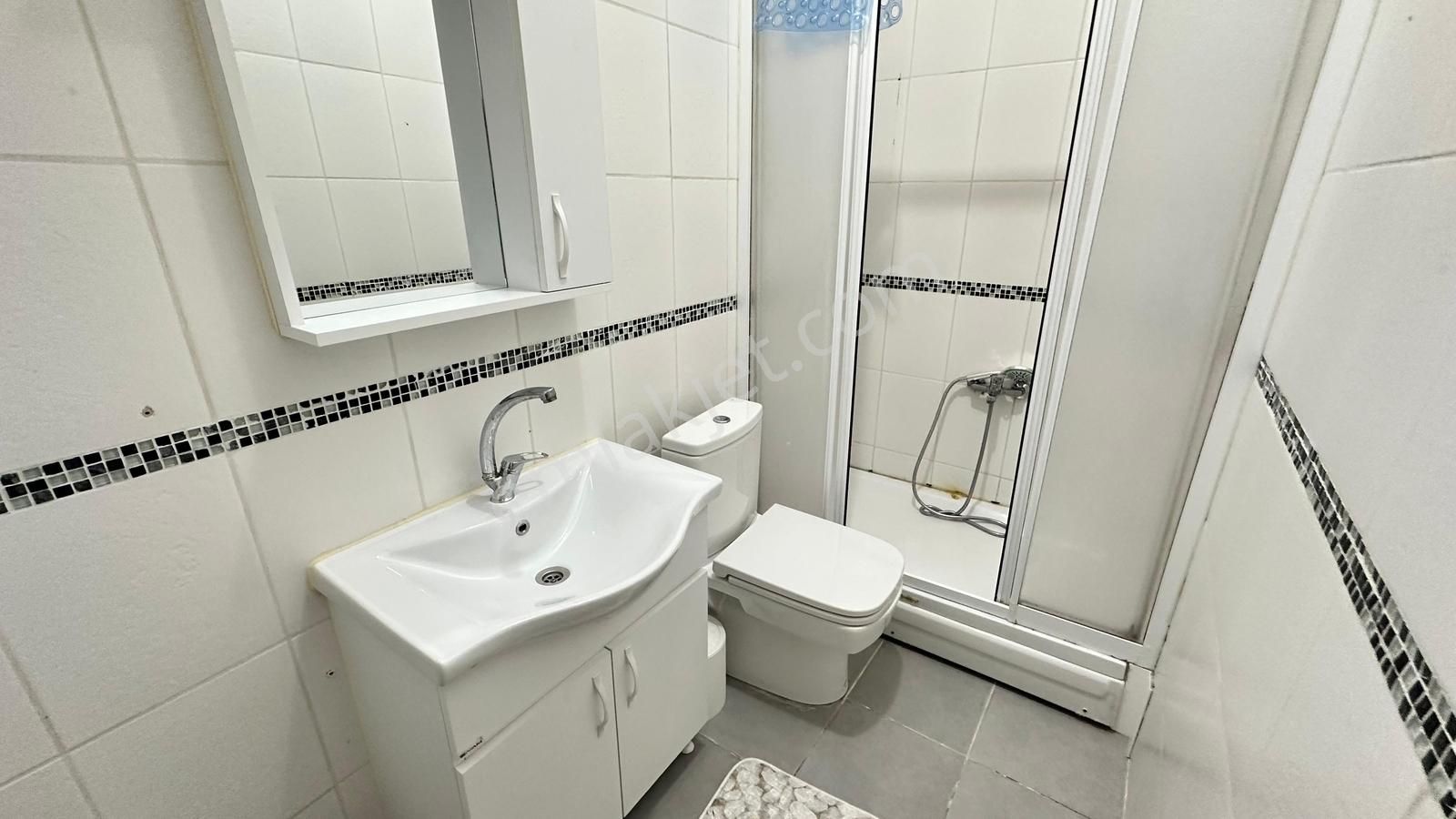 Halil Rıfat Paşada Bahçeli Ters Dubleks Eşyalı Satılık 2+1 Daire - Görsel 17