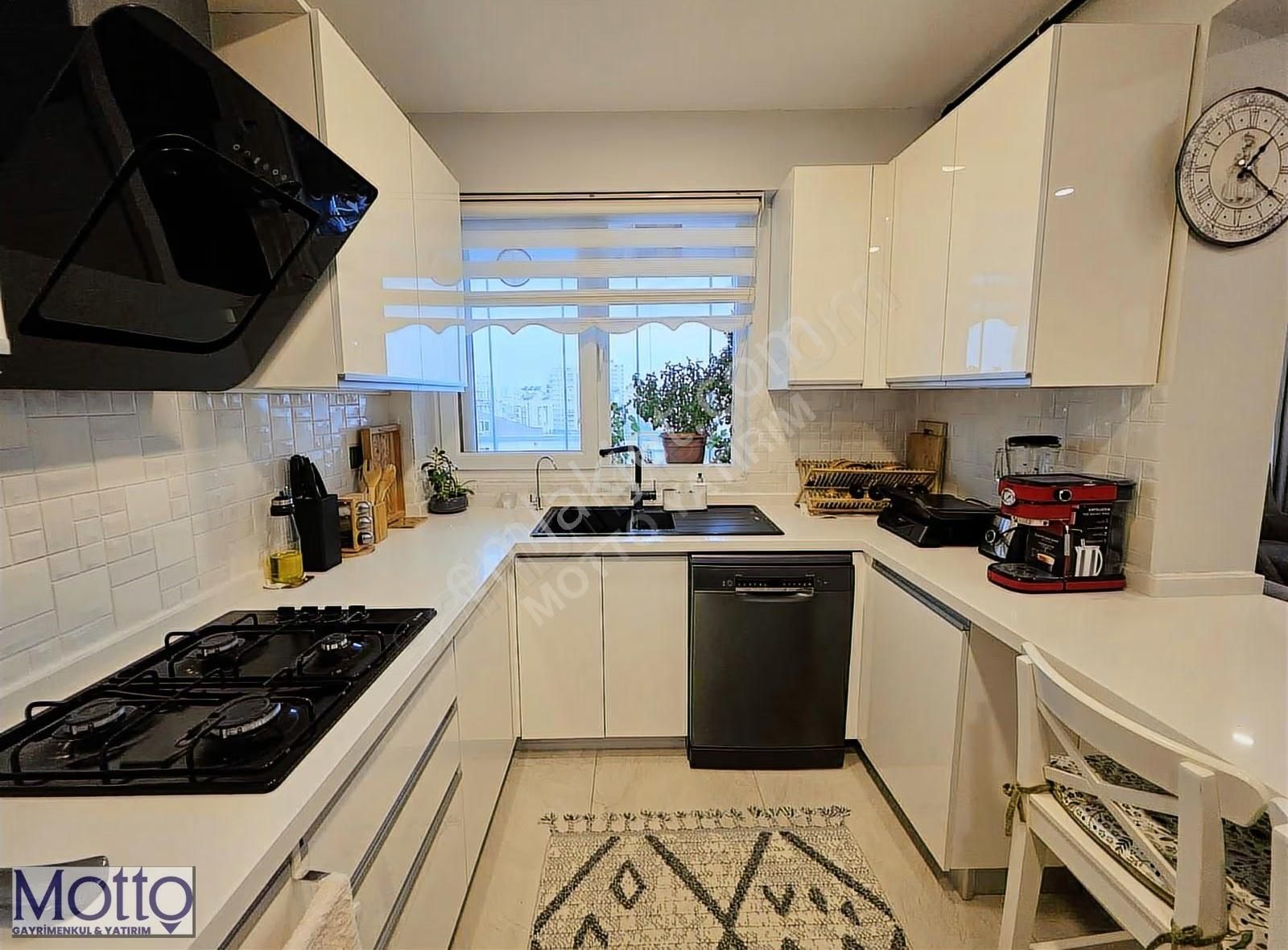 Fener Sitesin'de Masrafsız Geniş 3+1 Daire - Görsel 13