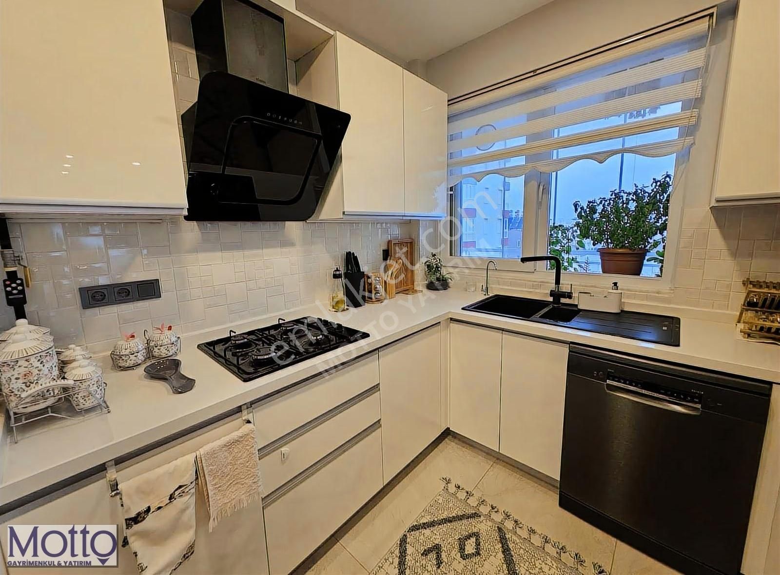 Fener Sitesin'de Masrafsız Geniş 3+1 Daire