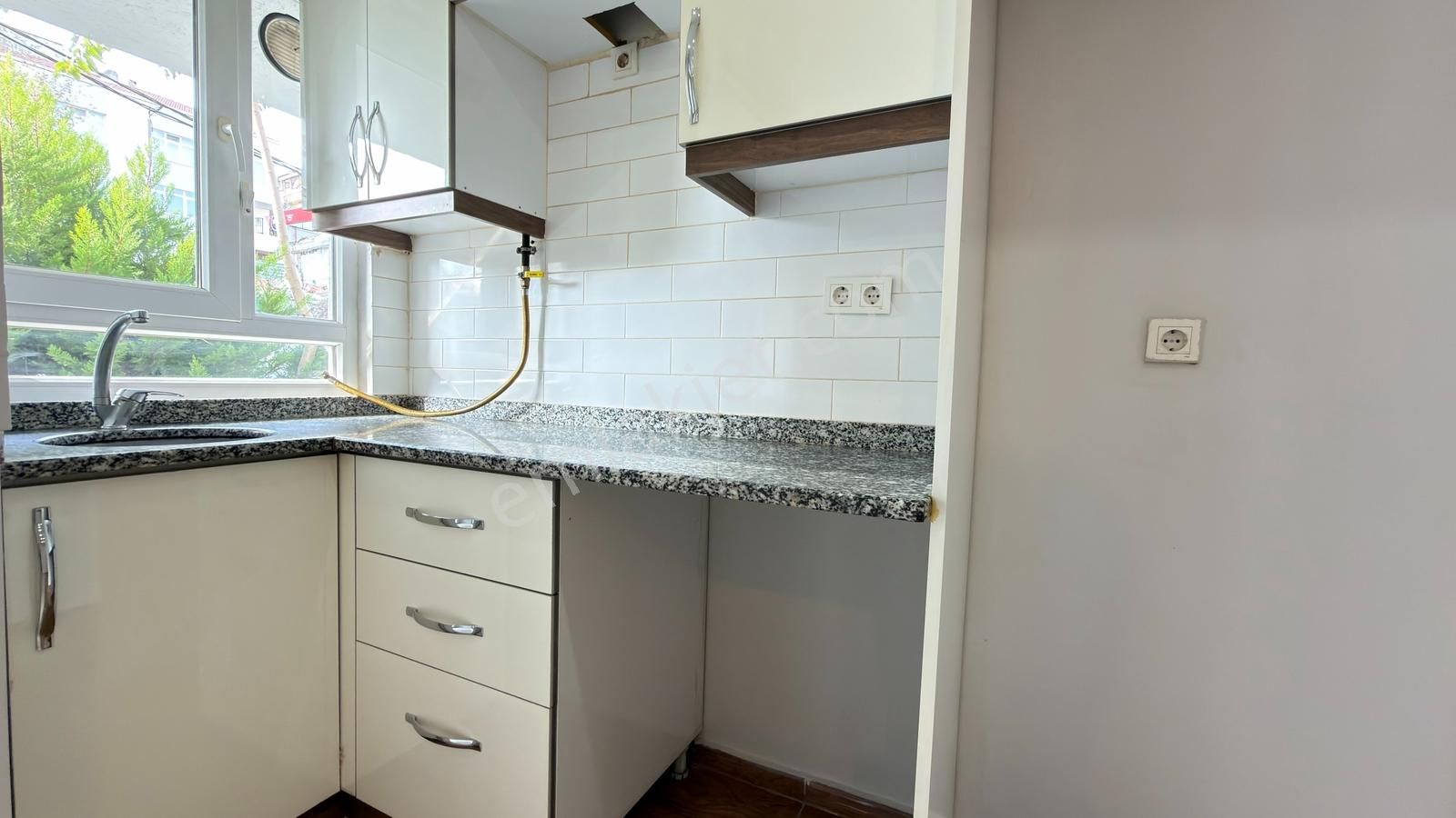 İlka'dan Gürsel Mh 1+1 Kiralık Daire Metrobüse 4dk - Görsel 6