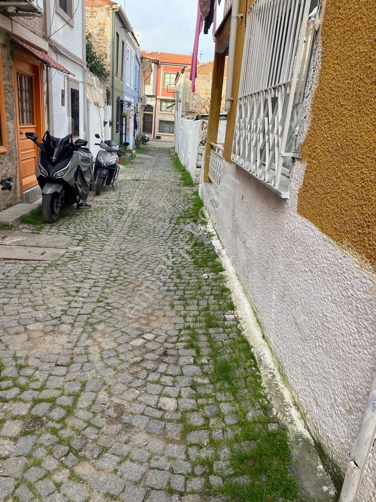 Ayvalık, 13 Nisan Caddesi'nde, Yatırımlık Müstakil Ev... - Görsel 24