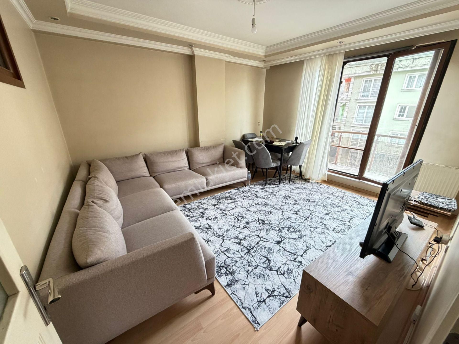 Çeliktepe'de,metroya 5dk.kat Mülkiyetli Fırsat 2+1 Satılık Daire - Görsel 2