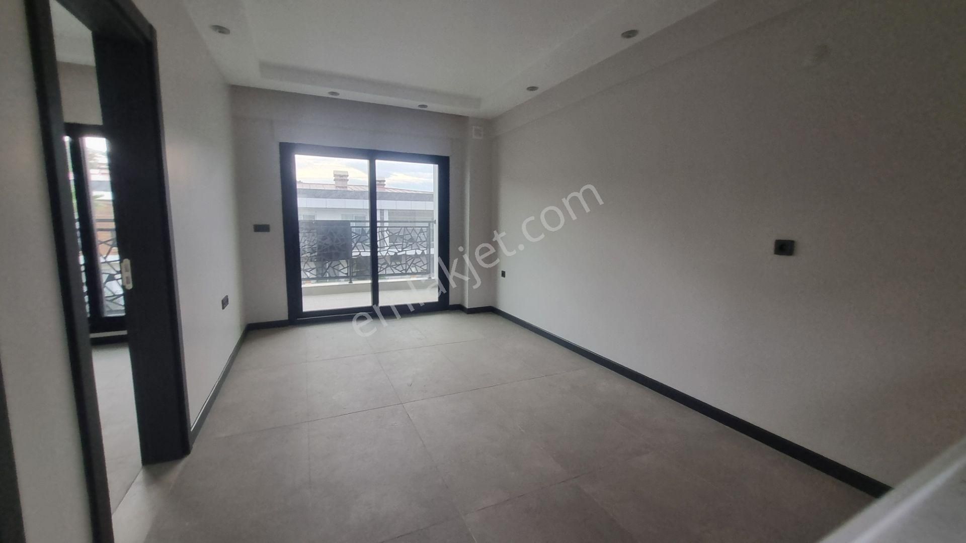 Kuşadası Satılık 1+1 Fırsat Daire - Görsel 3