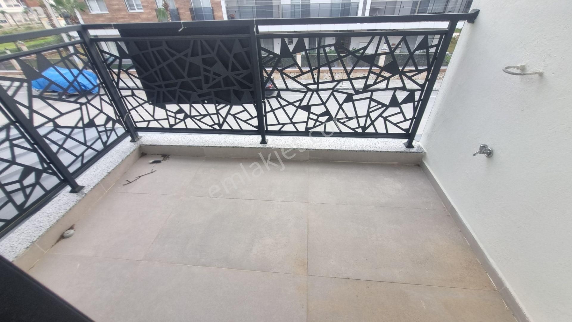 Kuşadası Satılık 1+1 Fırsat Daire - Görsel 5