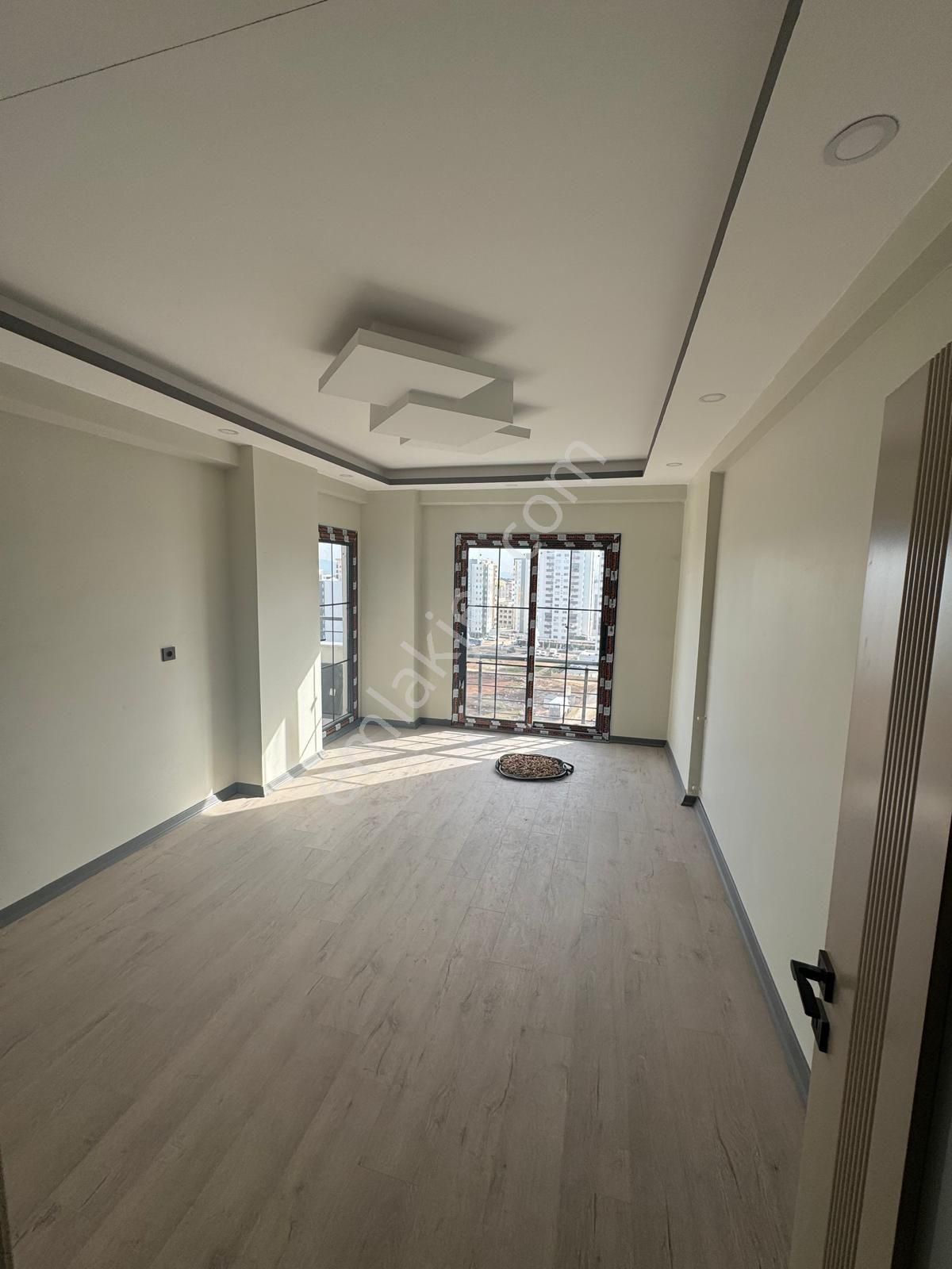 Ferdi Tayfur Müzesi Yanı 2+1 Kapalı Mutfak Lüx