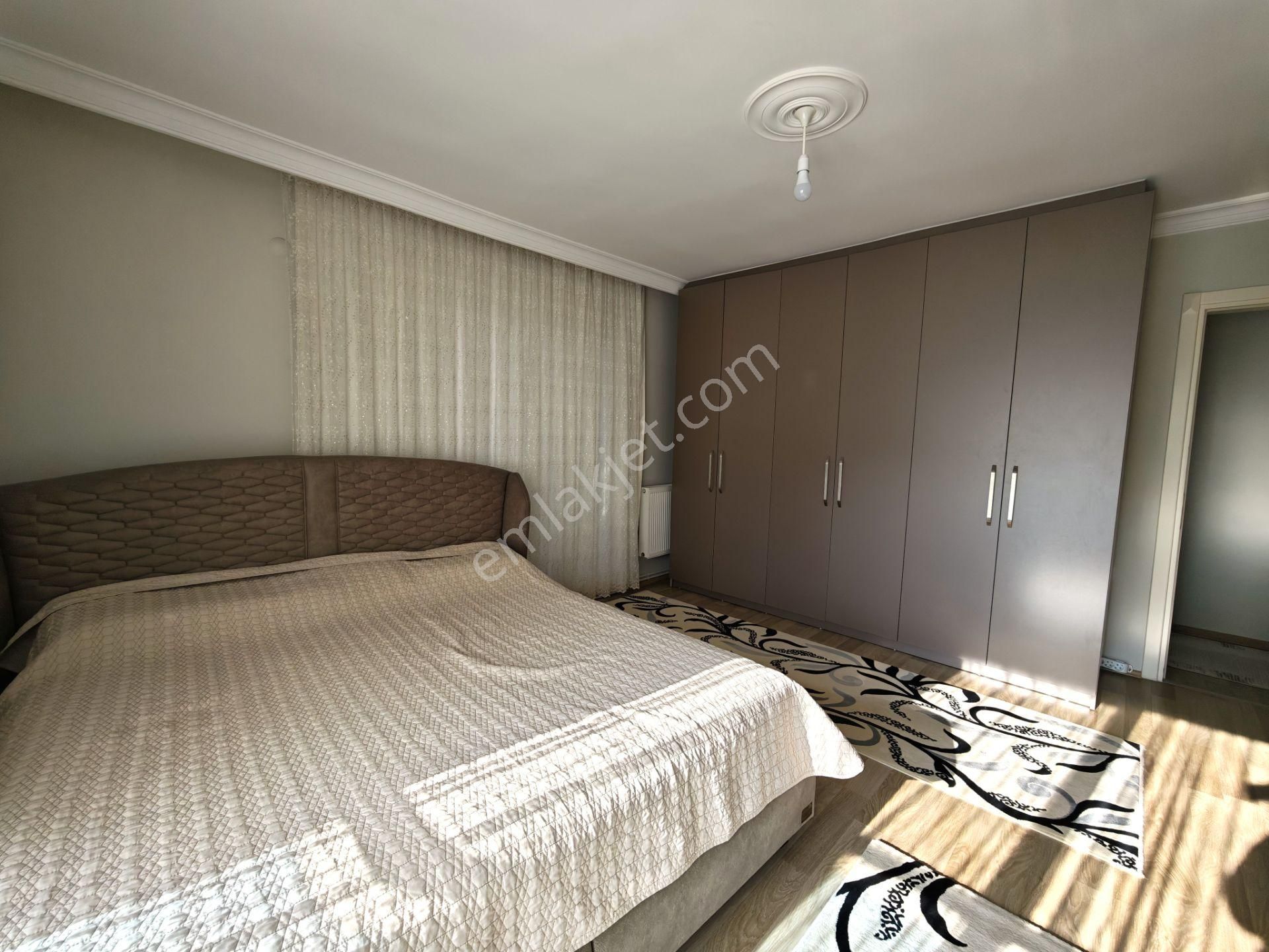 Kuşadası 'nda Bakımlı Ferah Geniş 2+1 Satılık Daire - Görsel 11