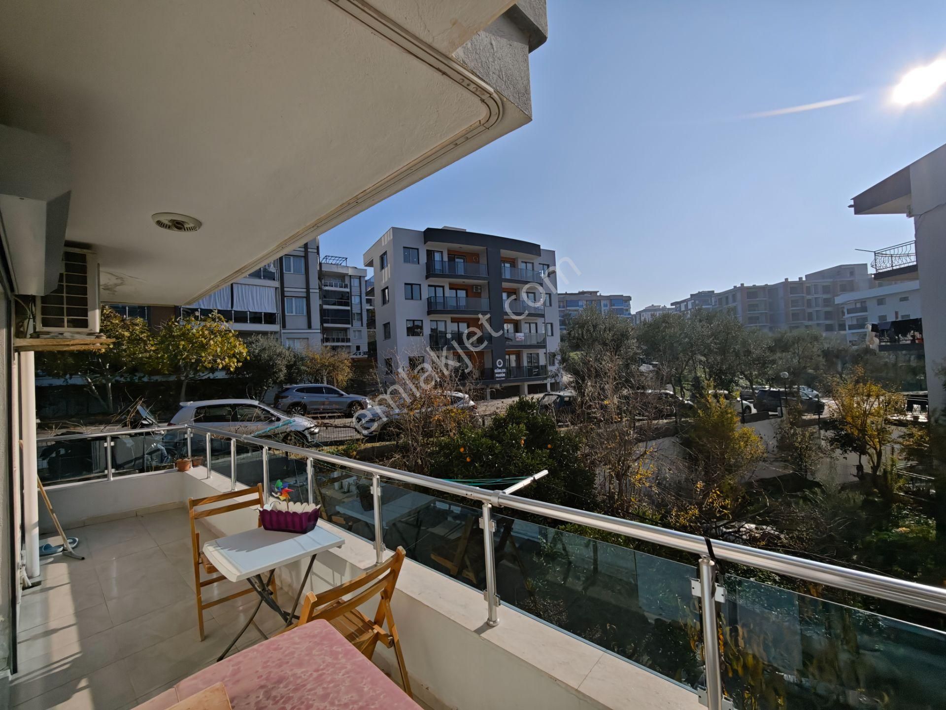 Kuşadası 'nda Bakımlı Ferah Geniş 2+1 Satılık Daire - Görsel 14