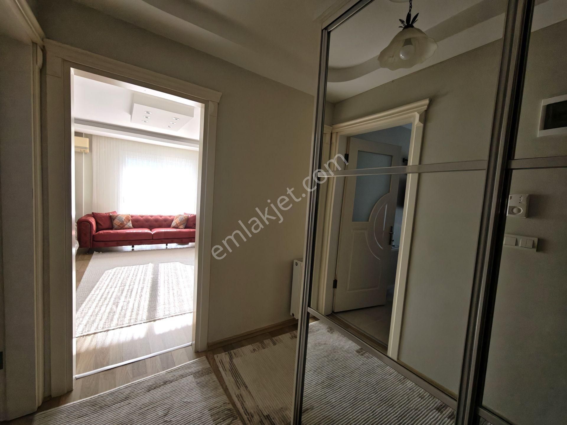 Kuşadası 'nda Bakımlı Ferah Geniş 2+1 Satılık Daire - Görsel 6