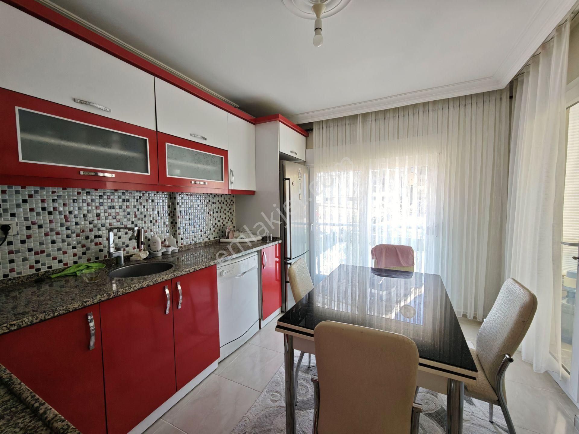 Kuşadası 'nda Bakımlı Ferah Geniş 2+1 Satılık Daire - Görsel 8