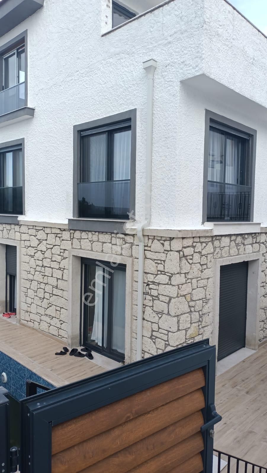 Çeşme Ovacık'ta Yıllık Kiralık Daire - Görsel 17