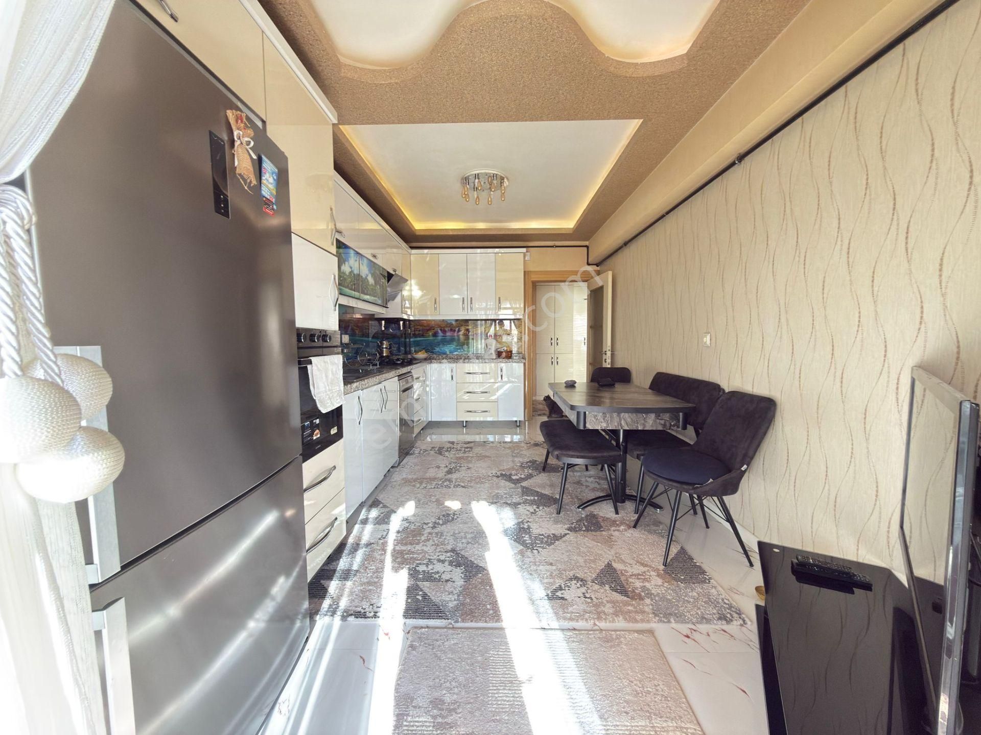 Pursaklar Mehmet Zengin Emlak'tan Otoparklı Teras Balkonlu Çift Banyolu 4.kat 4+1 Lüks Sitede Daire - Görsel 7