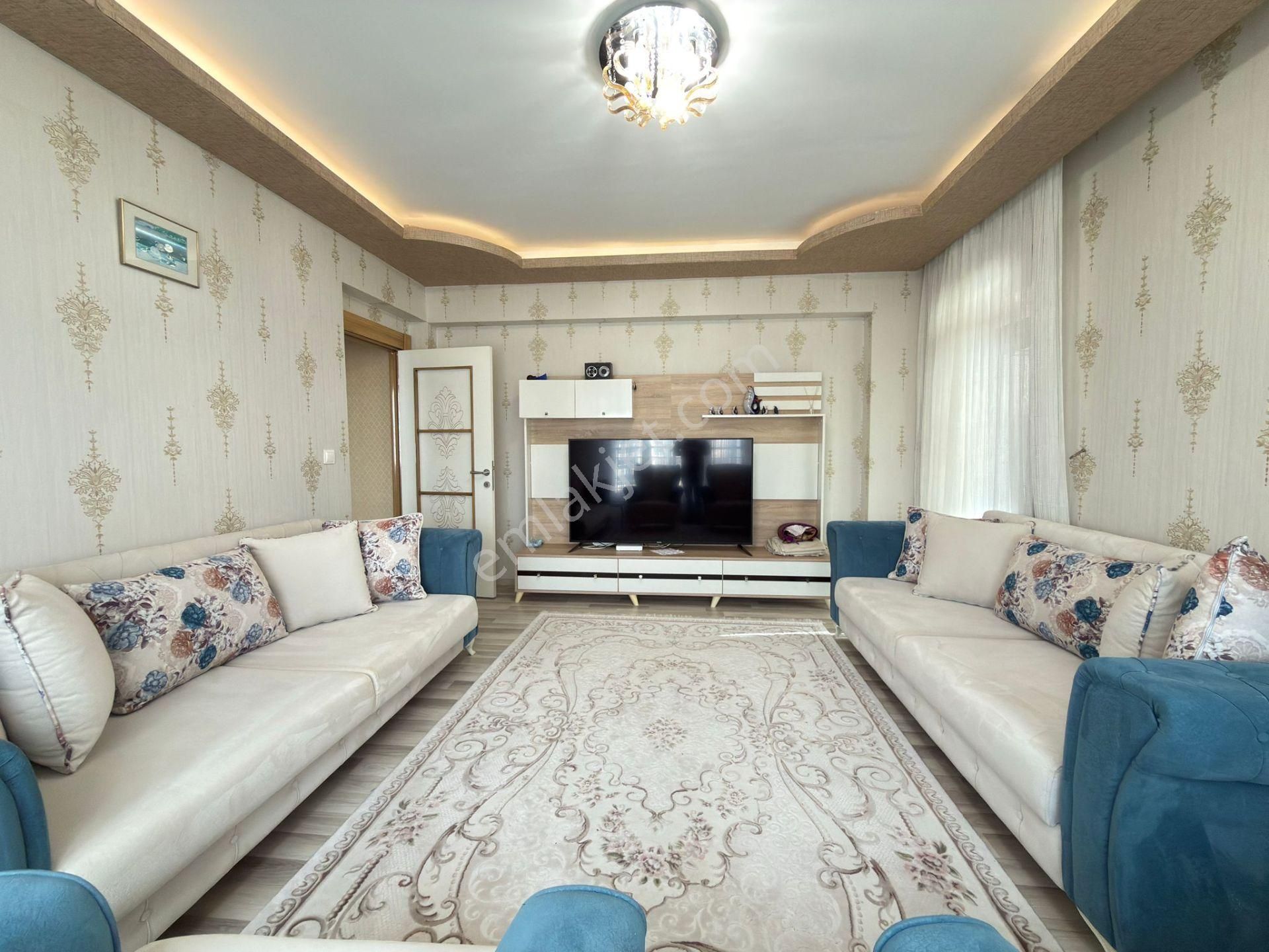 Pursaklar Mehmet Zengin Emlak'tan Otoparklı Teras Balkonlu Çift Banyolu 4.kat 4+1 Lüks Sitede Daire - Görsel 9