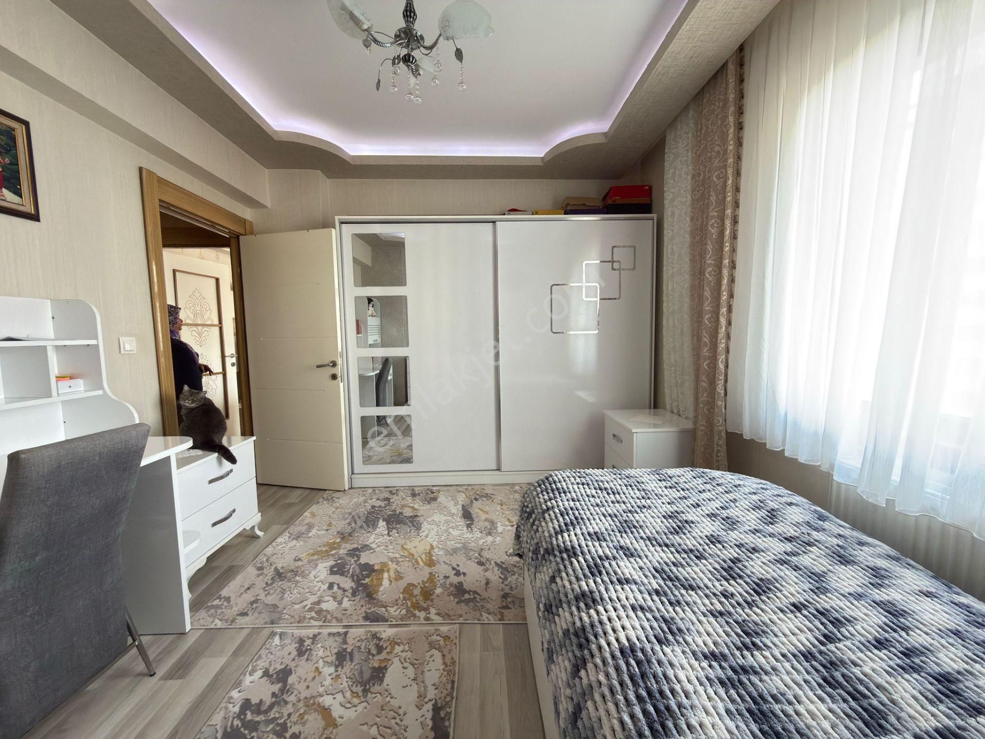 Pursaklar Mehmet Zengin Emlak'tan Otoparklı Teras Balkonlu Çift Banyolu 4.kat 4+1 Lüks Sitede Daire - Görsel 21