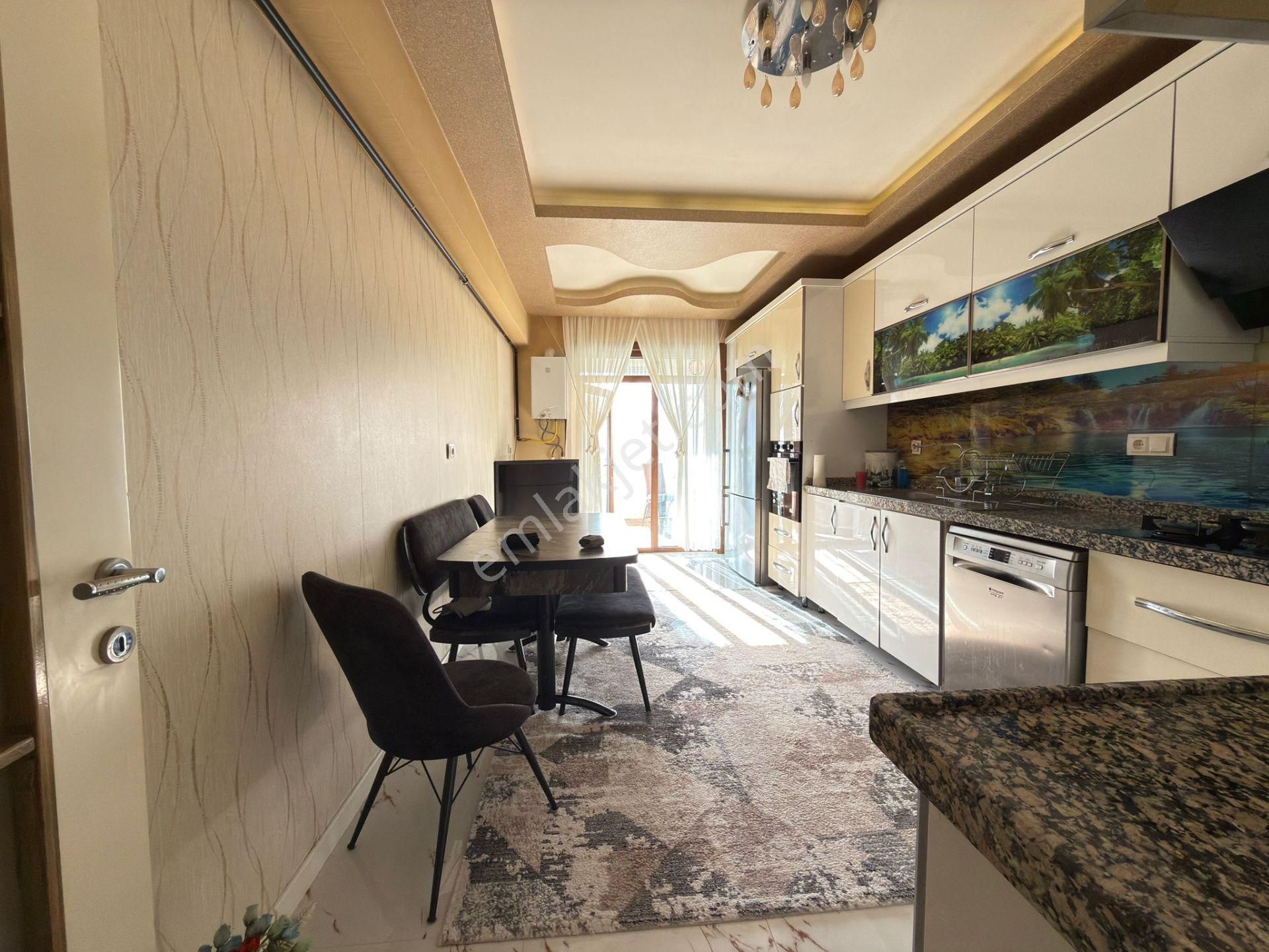 Pursaklar Mehmet Zengin Emlak'tan Otoparklı Teras Balkonlu Çift Banyolu 4.kat 4+1 Lüks Sitede Daire - Görsel 6