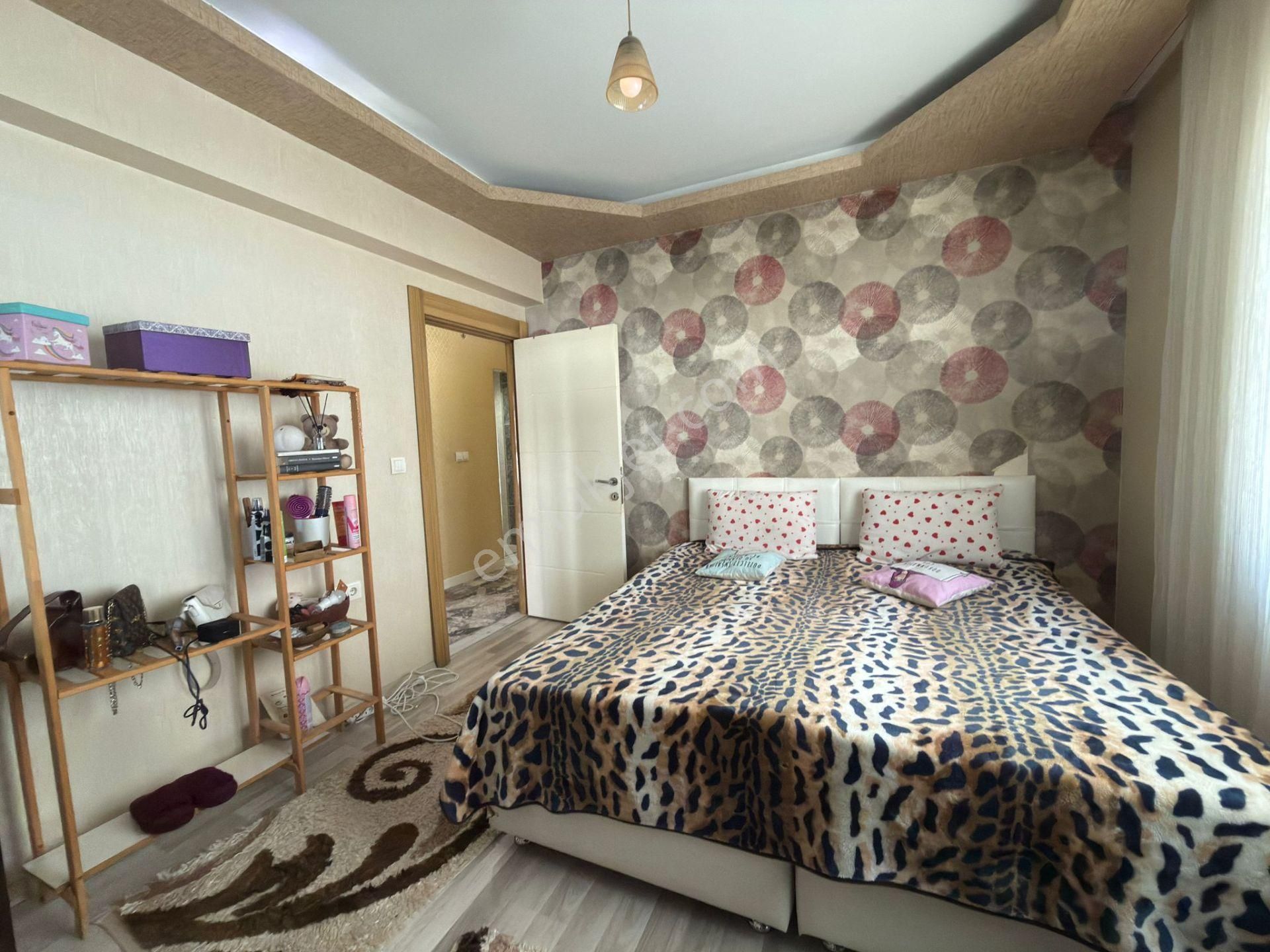 Pursaklar Mehmet Zengin Emlak'tan Otoparklı Teras Balkonlu Çift Banyolu 4.kat 4+1 Lüks Sitede Daire - Görsel 22