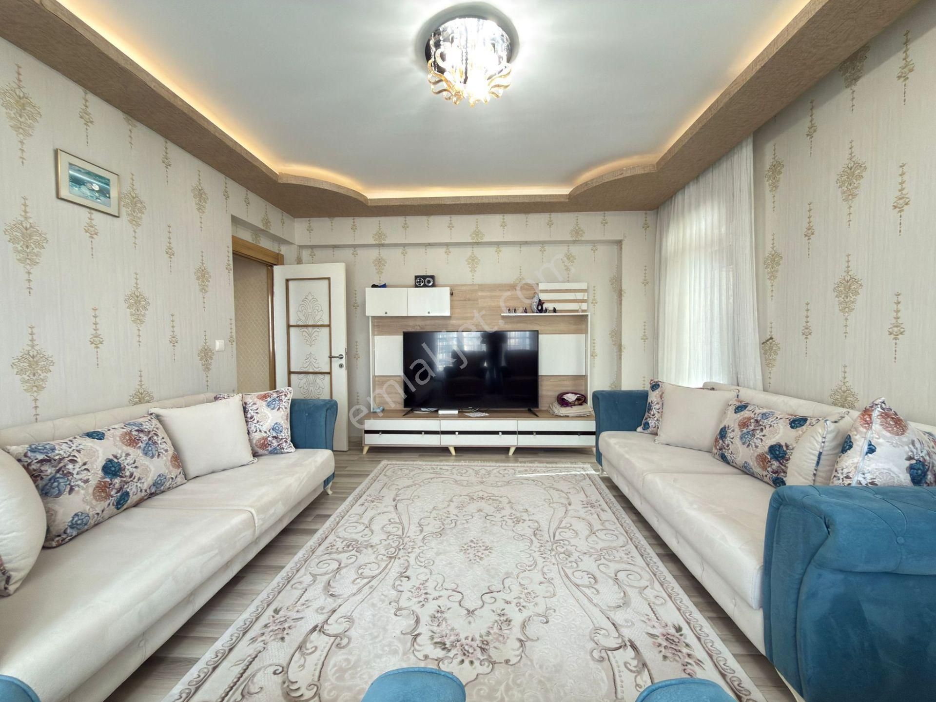 Pursaklar Mehmet Zengin Emlak'tan Otoparklı Teras Balkonlu Çift Banyolu 4.kat 4+1 Lüks Sitede Daire - Görsel 13