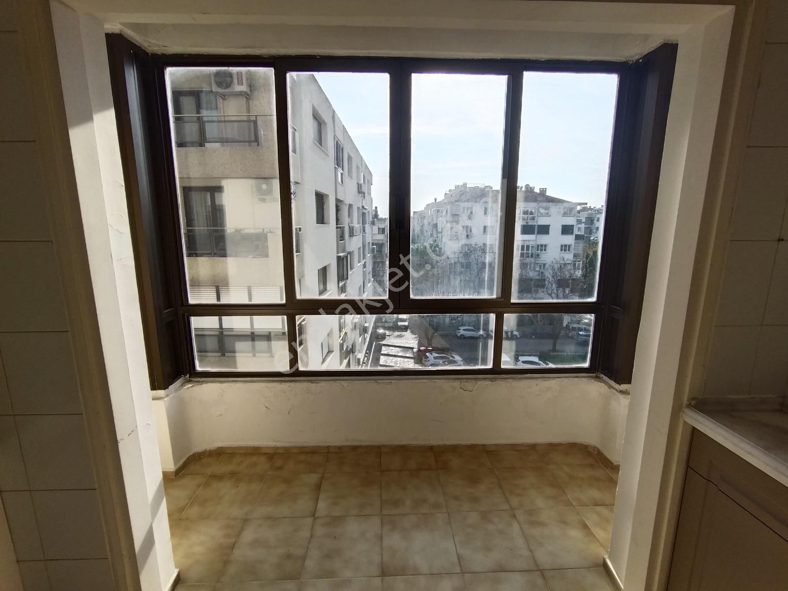 Karşıyaka Girne Bulvarı Yakını Geniş Ferah 3+1 Kiralık Daire - Görsel 16