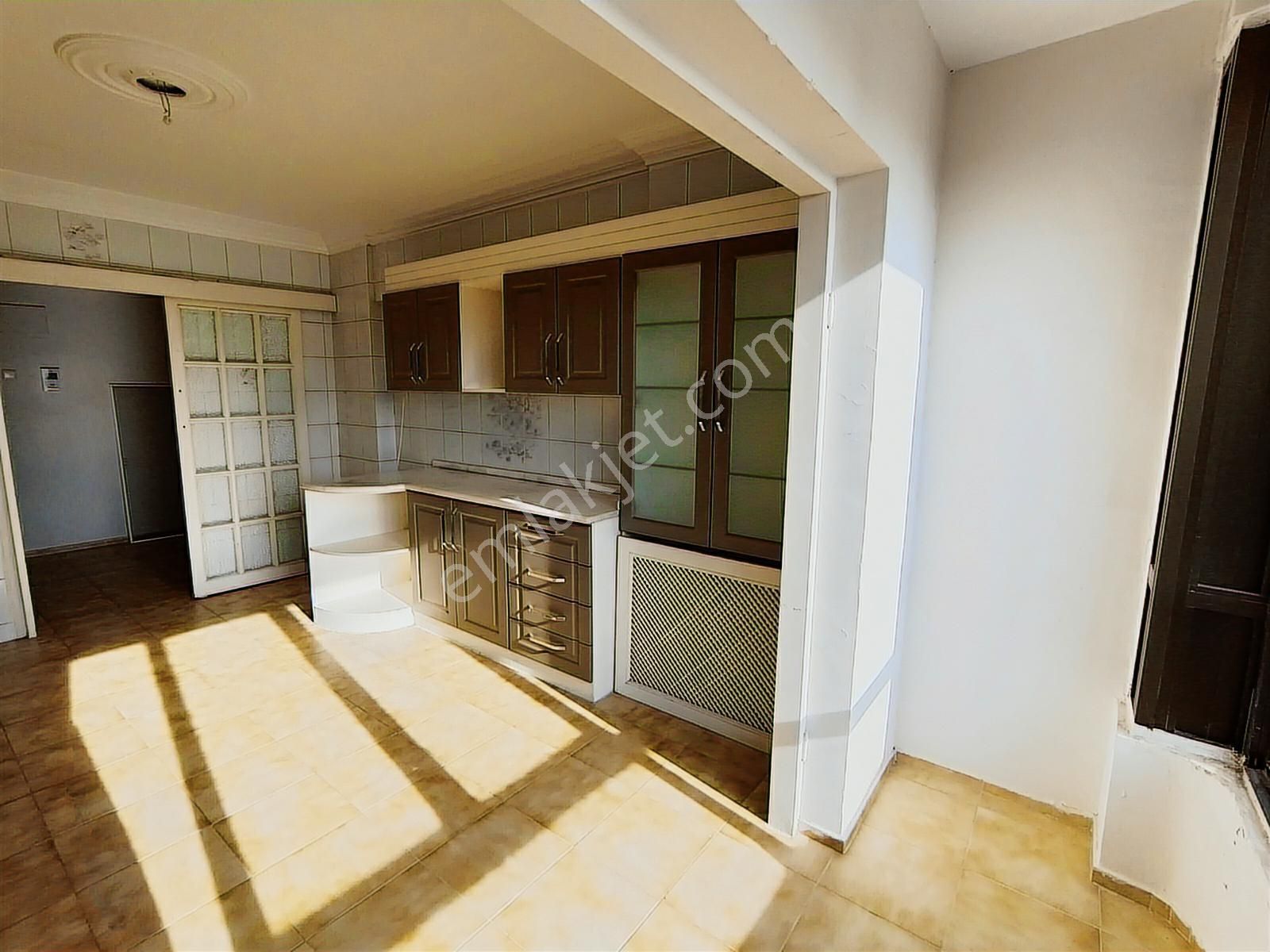 Karşıyaka Girne Bulvarı Yakını Geniş Ferah 3+1 Kiralık Daire - Görsel 15