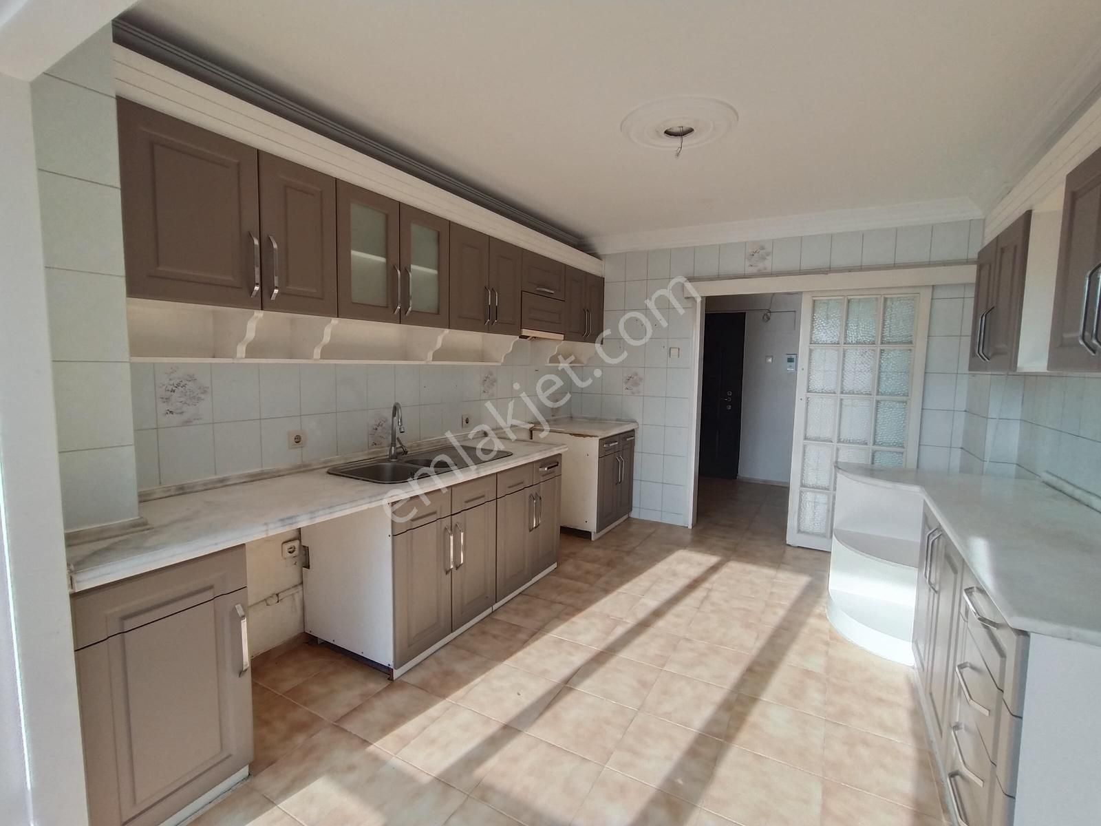 Karşıyaka Girne Bulvarı Yakını Geniş Ferah 3+1 Kiralık Daire - Görsel 14