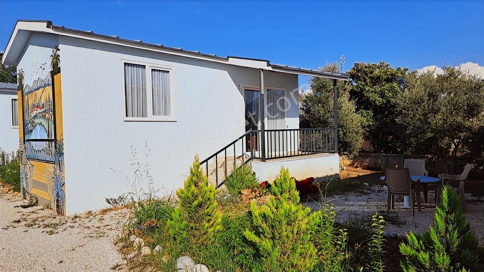 Foçada 1 Adet 1+1 Bungalov Eşyalı Kiralık Elektrik Su Ücretsiz - Görsel 5