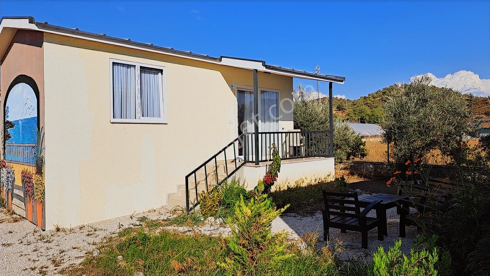 Foçada 1 Adet 1+1 Bungalov Eşyalı Kiralık Elektrik Su Ücretsiz - Görsel 3