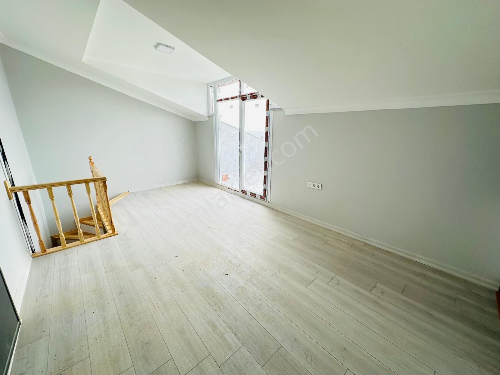 Has Seba'da Söğütlüçeşmede Diş Has. Altında 3+2 150m2 Sıfır Lüx Yapımlı Satılık Dubleks - Görsel 24