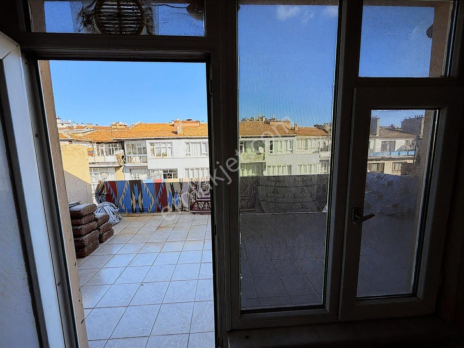 İhsaniye'de Mareşal Okulu Karşısı 2+1 Teraslı Daire - Görsel 12