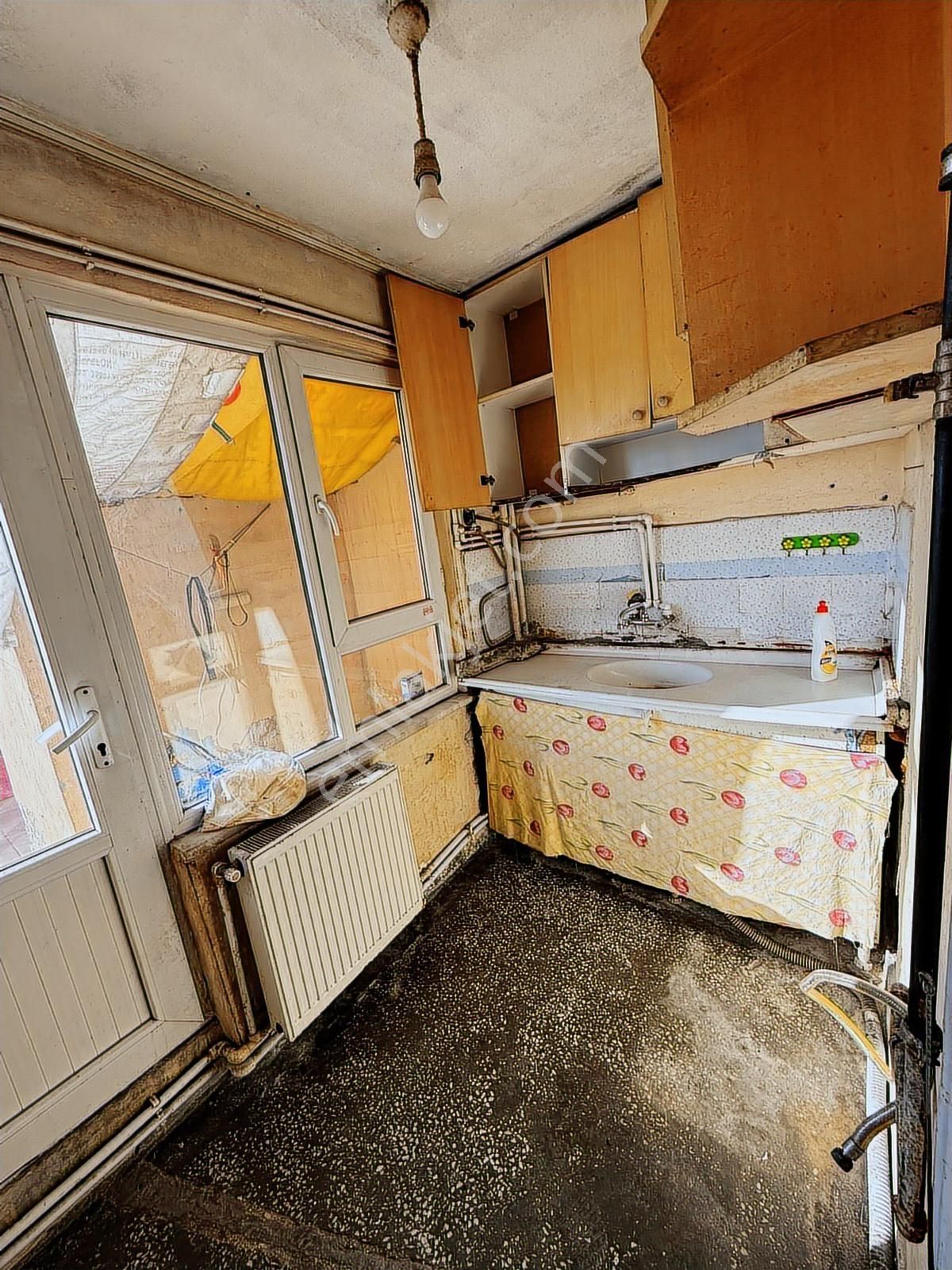 İhsaniye'de Mareşal Okulu Karşısı 2+1 Teraslı Daire - Görsel 4