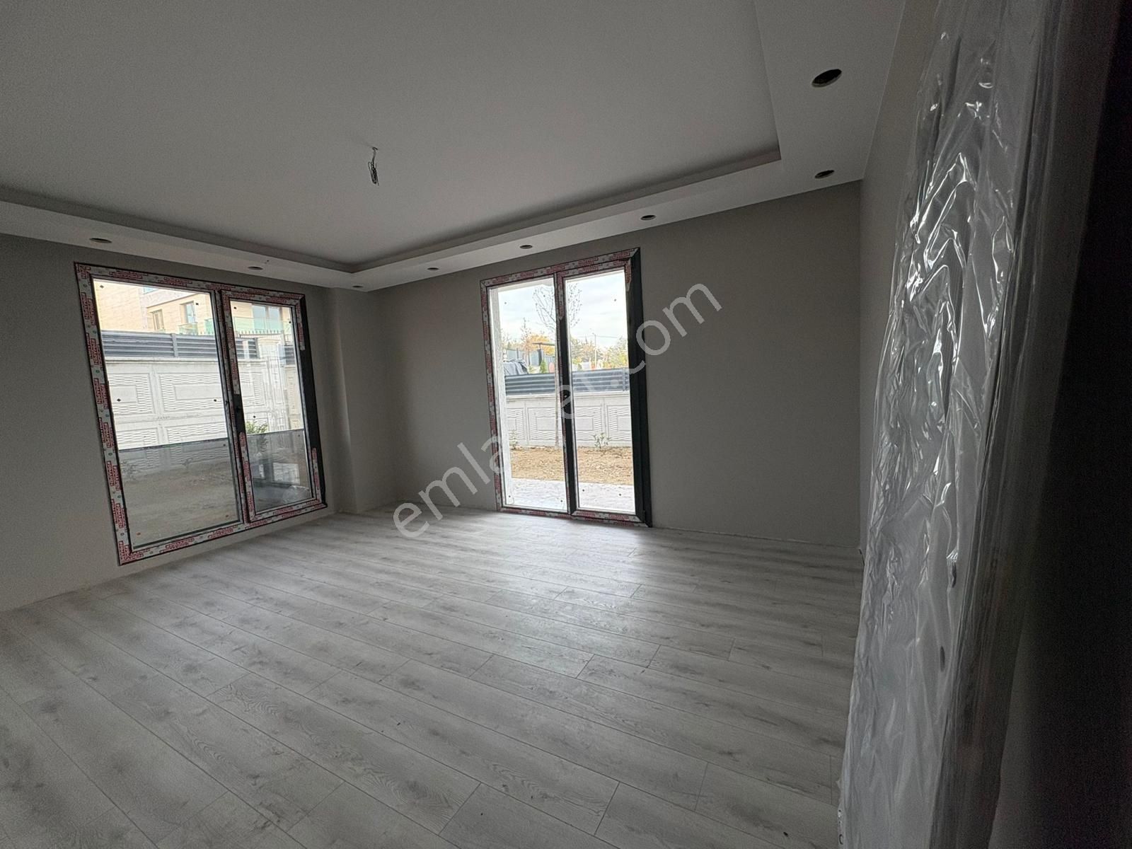 Büyükçekmece Celaliye Mahallesind Sıfır 3+1 Satılık Bahçe Kullanımlı Daire - Görsel 5