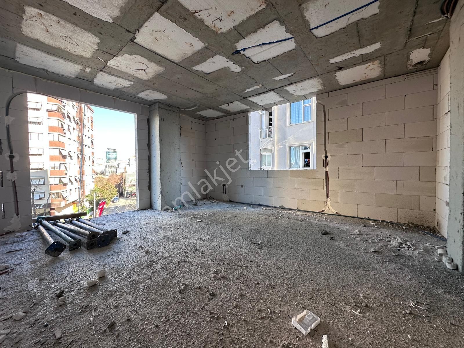 Atatürk Caddesin De 2+1 Net 75m2 Ebv.banyl Balkonlu Sıfır Fırsat - Görsel 11