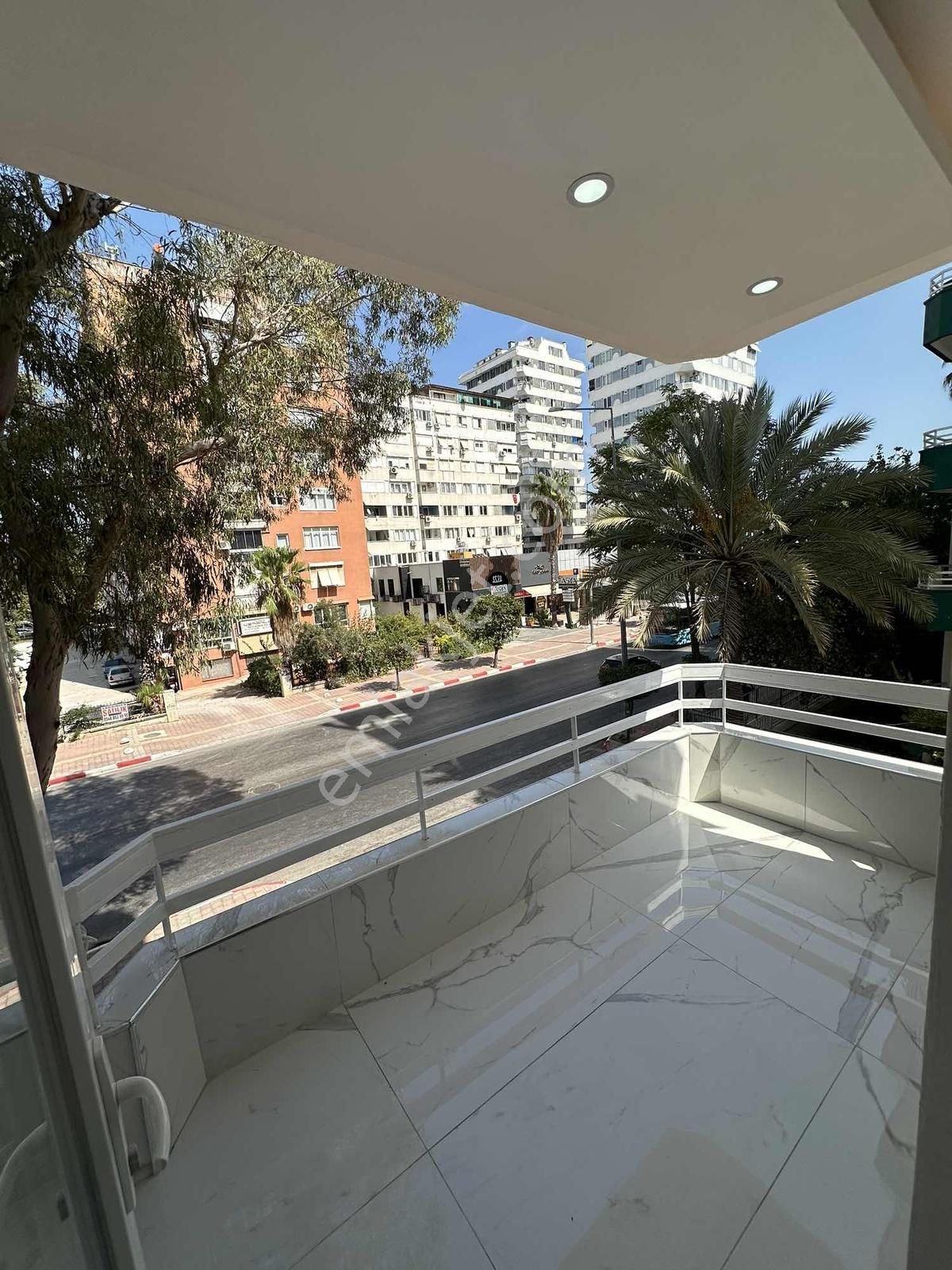 Güllük Cadde Üstünde Asansörlü Katta İçi Full Tadilatlı - Görsel 20