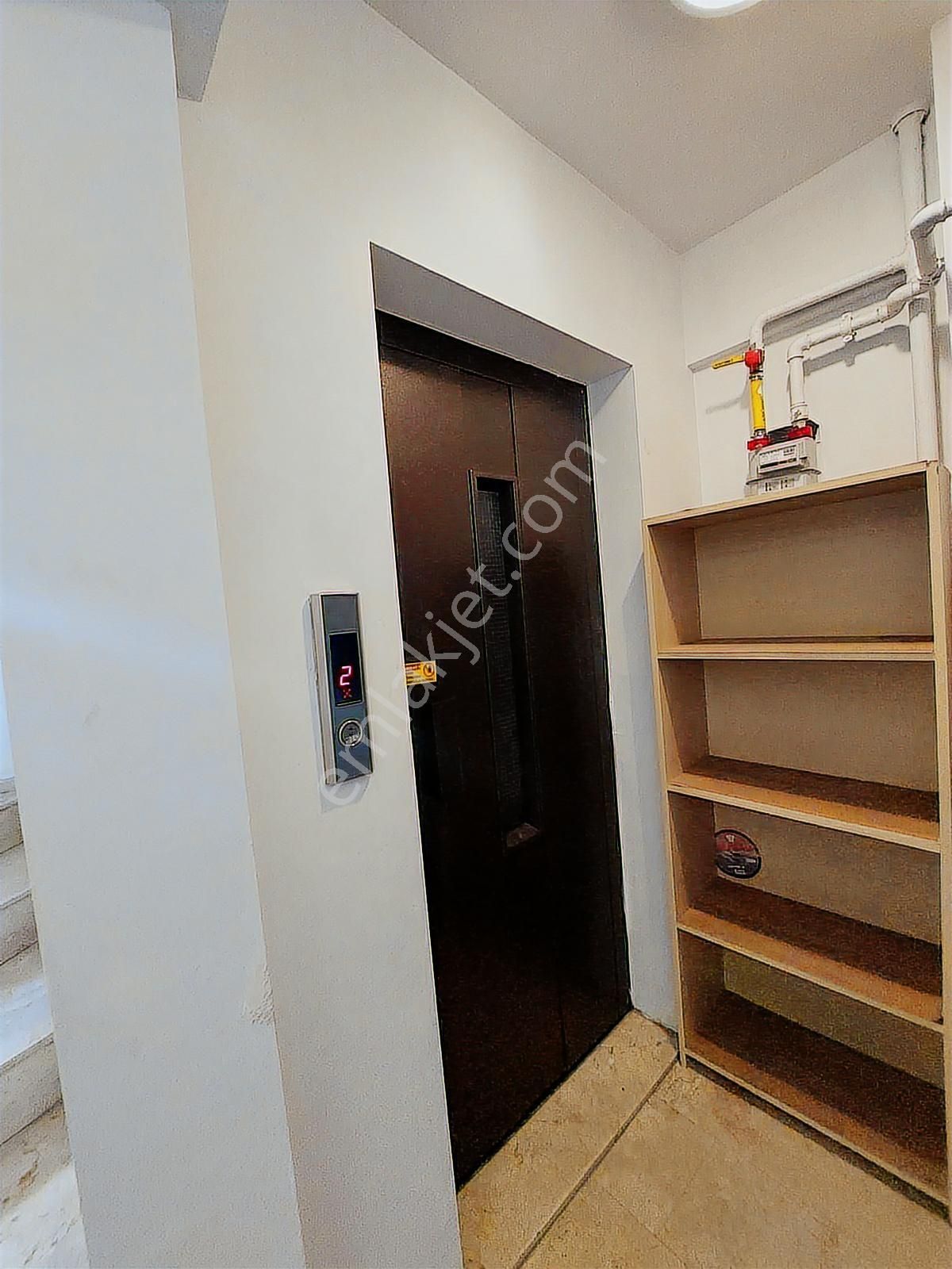 Nergiz Fikri Altay 'da Mah. Asansörlü Kiralık 4+1 - Görsel 4