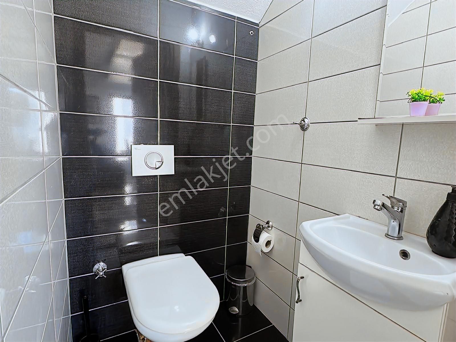 Turgutreis`te Deniz Manzaralı Geniş Bahçe`li 3+1 Müstakil Villa - Görsel 24