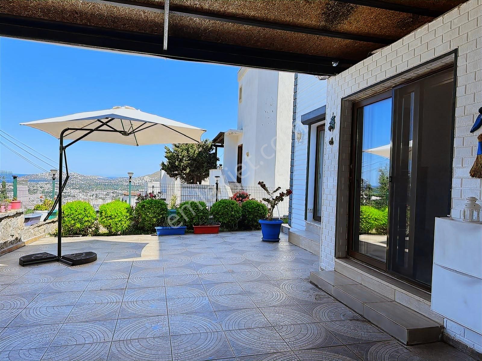 Turgutreis`te Deniz Manzaralı Geniş Bahçe`li 3+1 Müstakil Villa - Görsel 12