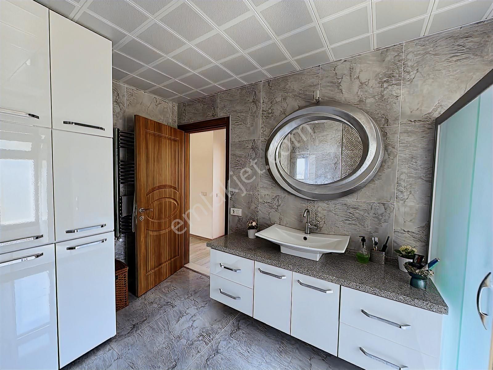 Turgutreis`te Deniz Manzaralı Geniş Bahçe`li 3+1 Müstakil Villa - Görsel 26