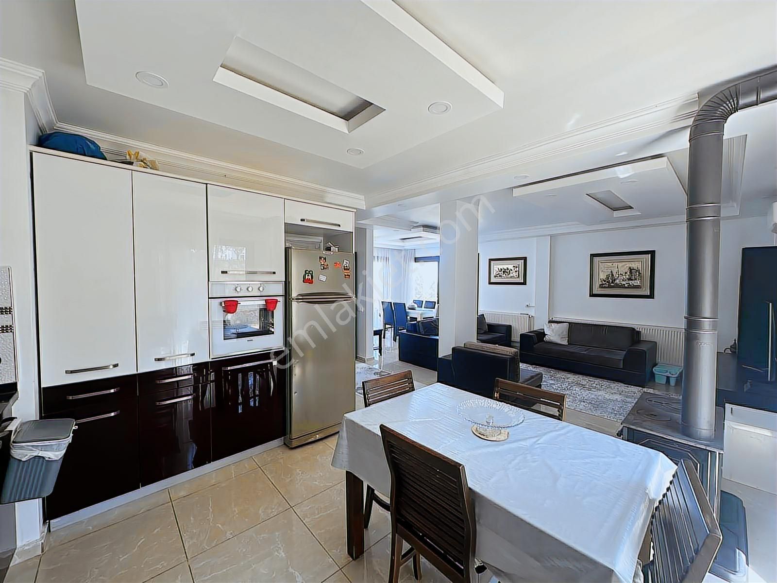 Turgutreis`te Deniz Manzaralı Geniş Bahçe`li 3+1 Müstakil Villa - Görsel 10