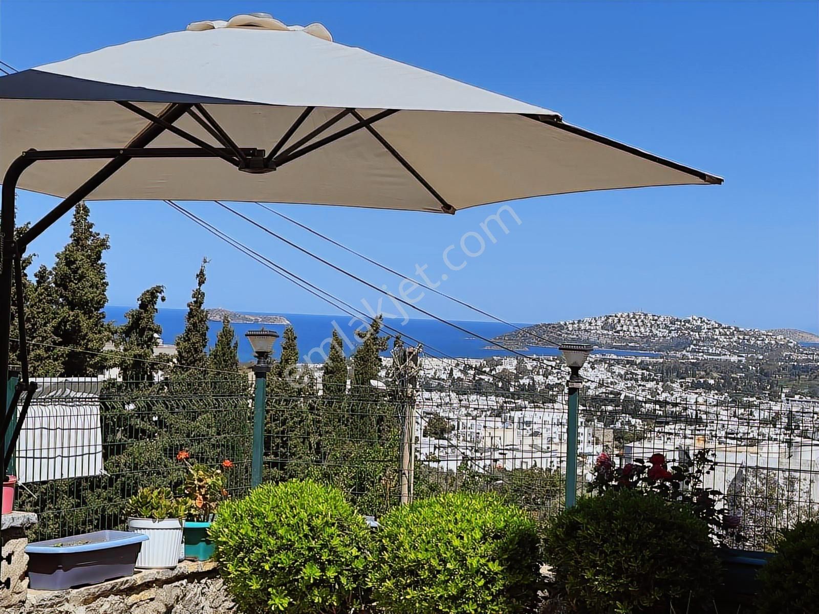 Turgutreis`te Deniz Manzaralı Geniş Bahçe`li 3+1 Müstakil Villa - Görsel 5