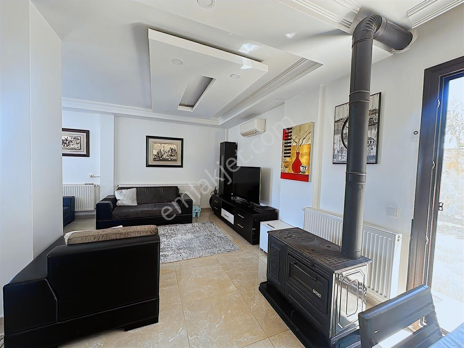 Turgutreis`te Deniz Manzaralı Geniş Bahçe`li 3+1 Müstakil Villa - Görsel 14