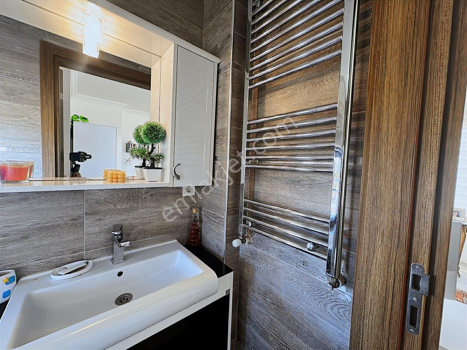 Turgutreis`te Deniz Manzaralı Geniş Bahçe`li 3+1 Müstakil Villa - Görsel 13