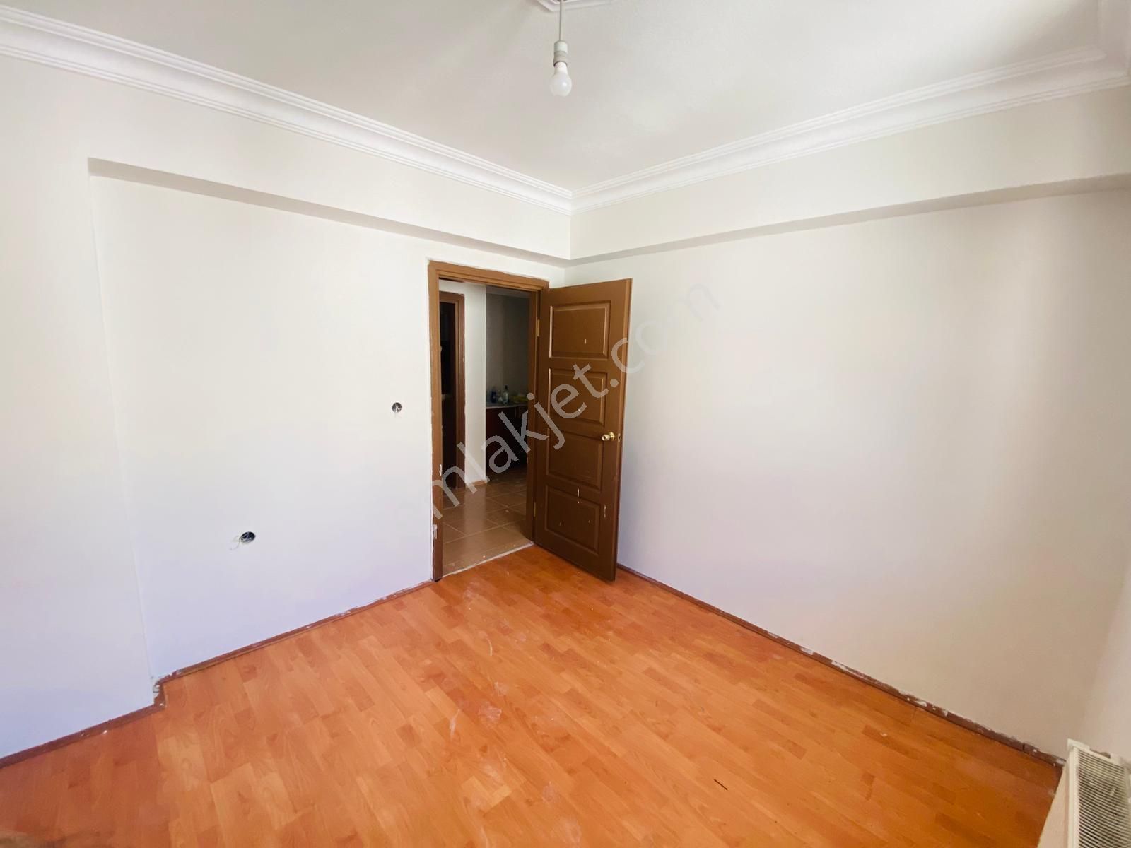 Nato Yolu Cadde Yakını Düzlükte Katta Satılık 3+1 Daire !!! - Görsel 4