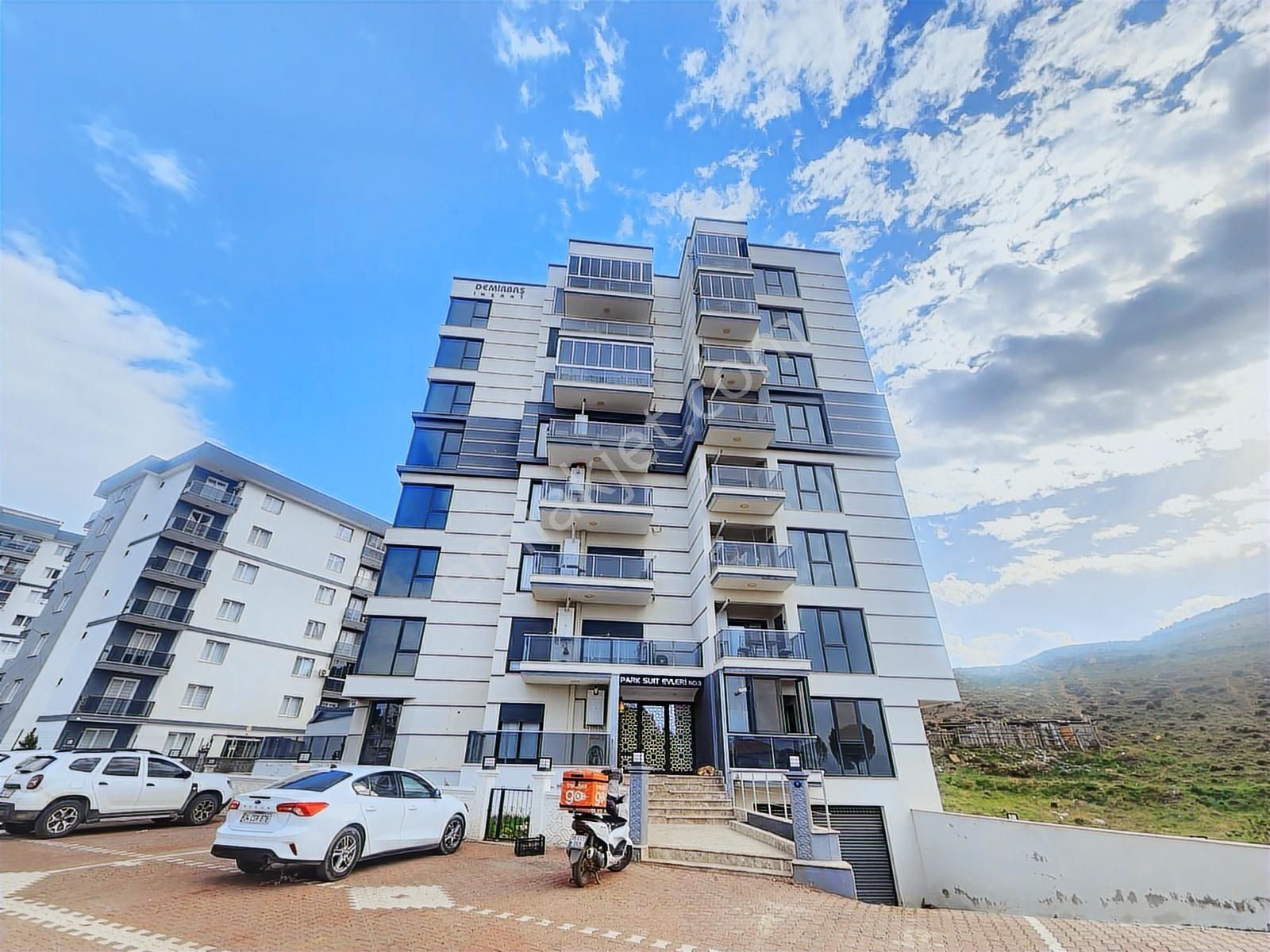 Menemen Asarlık Zeytinlik Mahallesinde Geniş, Ferah 3+1 Satılık