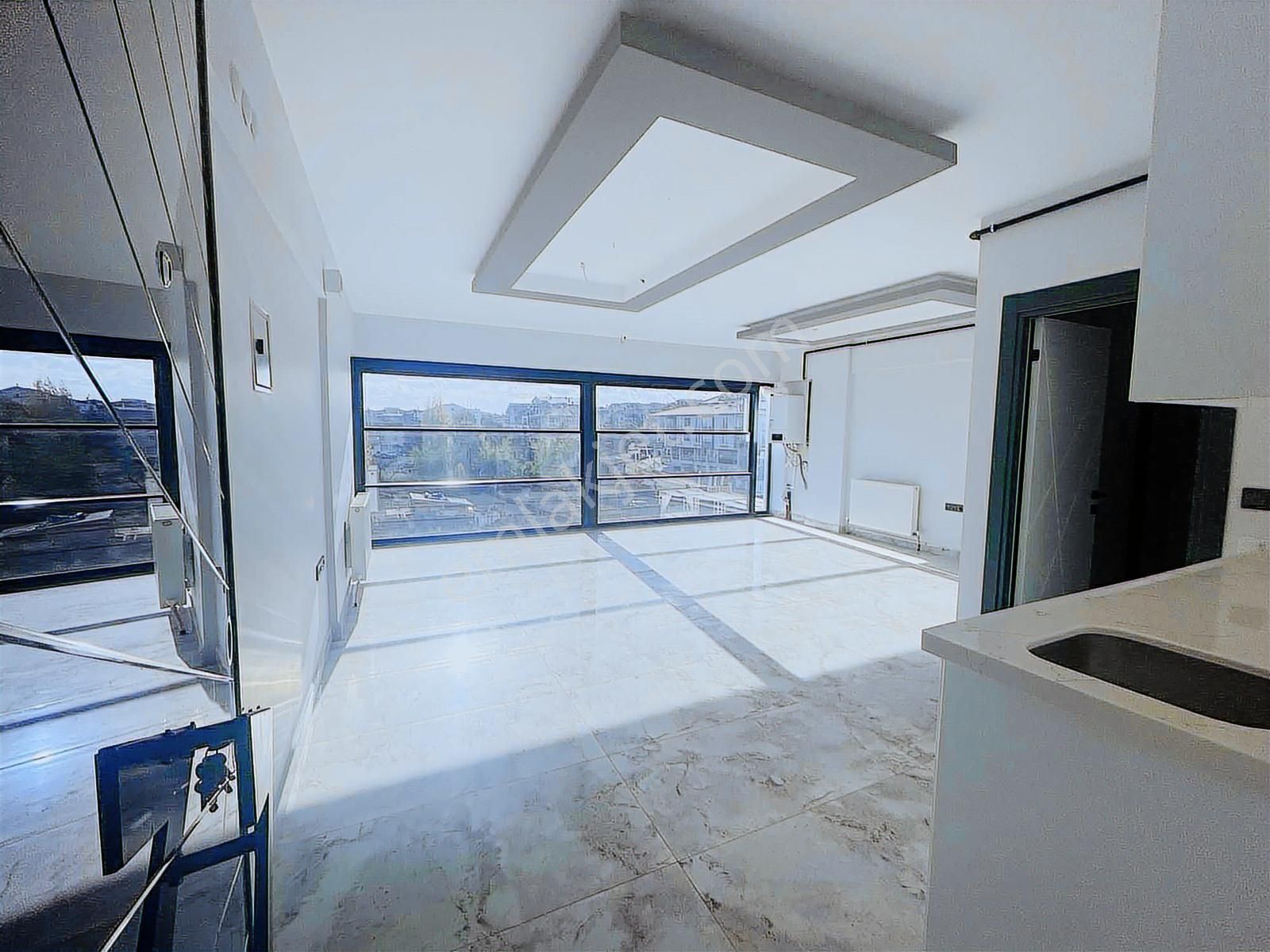 Alaçatı'dan Incek Bulvarında Kiralık Ofis - Görsel 3