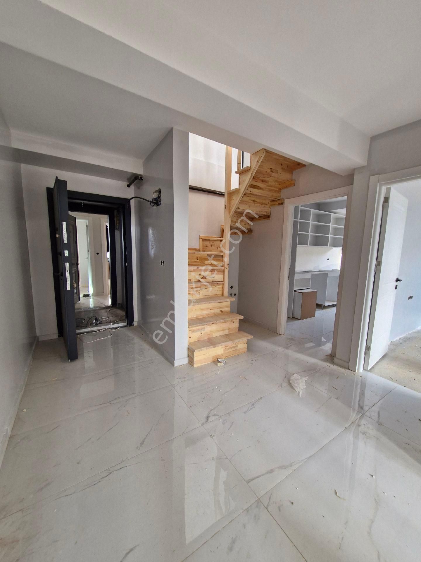 Adress'ten Kanaryada Satılık Manzaralı 180 M2 Sıfır 3+2 Dubleks - Görsel 2