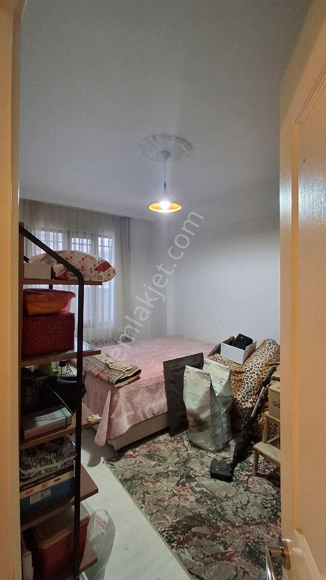 Selçuk İsabey Mh. Garajlı Genis Bahçeli Kale Manzaralı Müstakil - Görsel 16