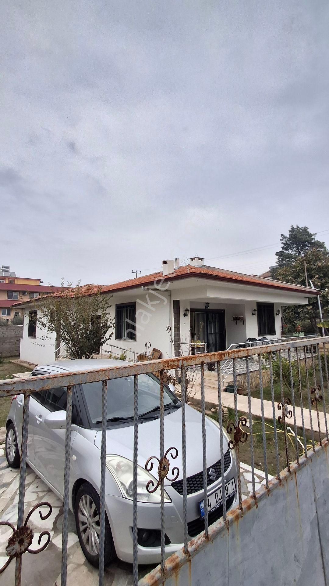 Selçuk İsabey Mh. Garajlı Genis Bahçeli Kale Manzaralı Müstakil - Görsel 29