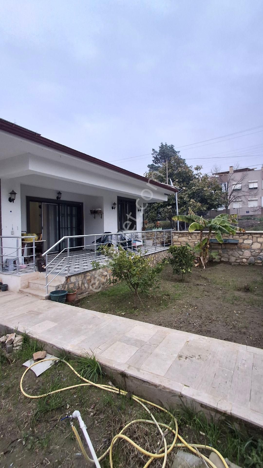 Selçuk İsabey Mh. Garajlı Genis Bahçeli Kale Manzaralı Müstakil - Görsel 27